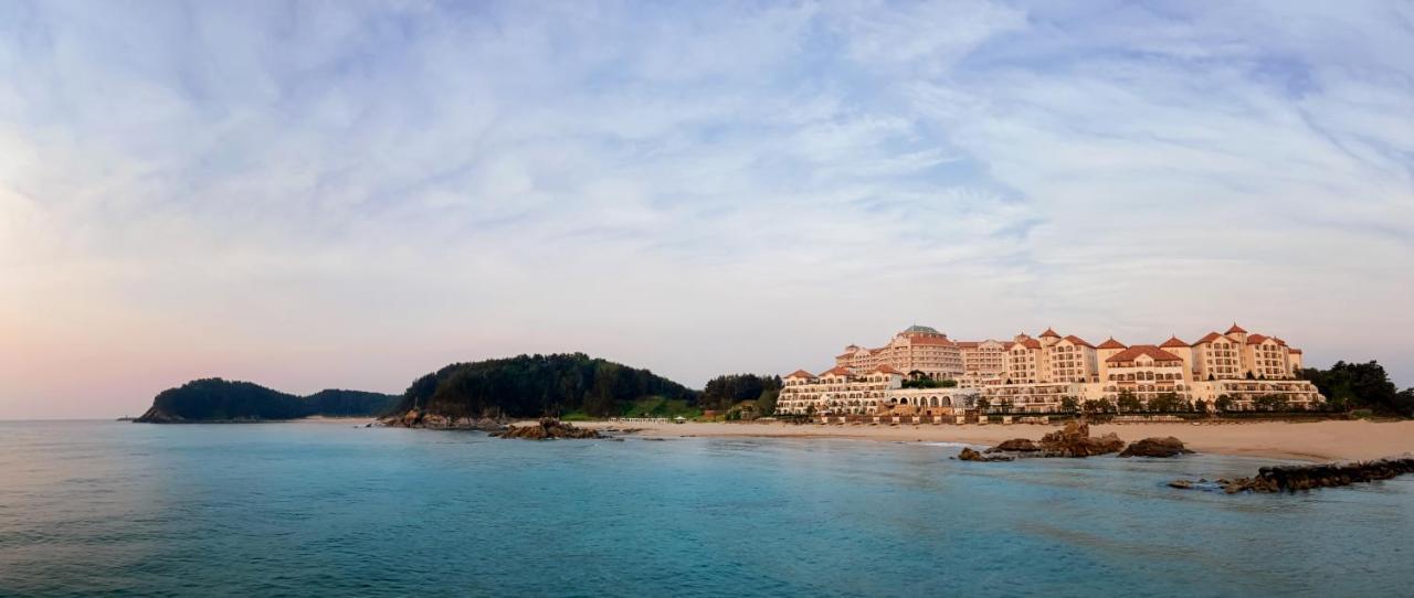 Sol Beach Yangyang Exteriör bild