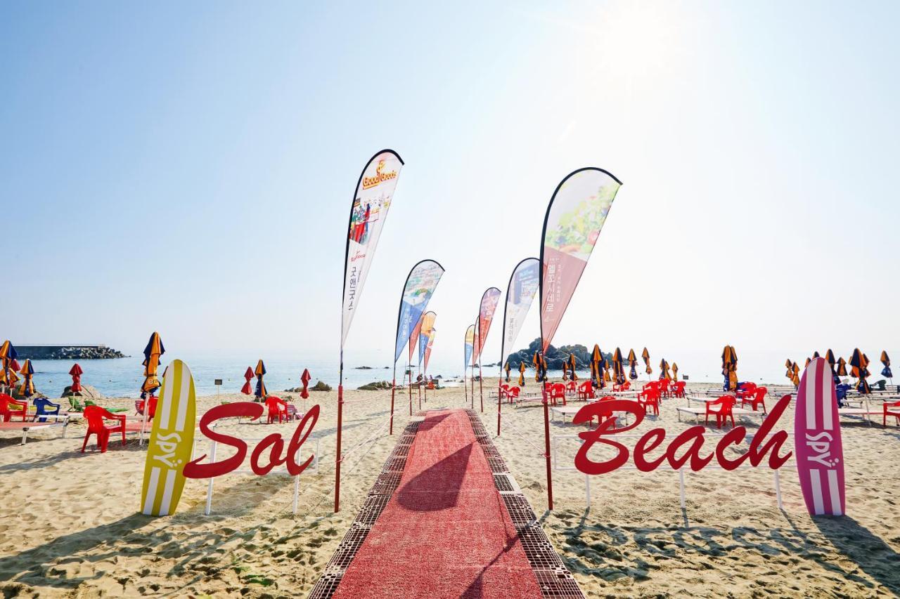 Sol Beach Yangyang Exteriör bild